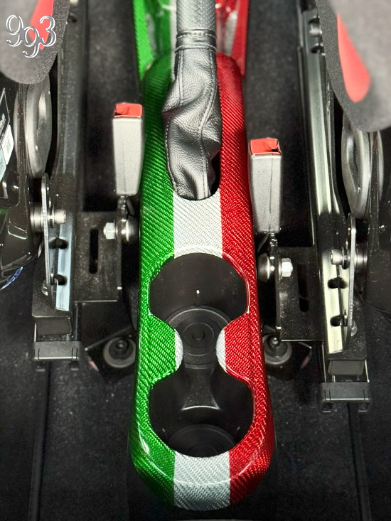 ABARTH500,595/695 ドライカーボン製センターコンソールカバー