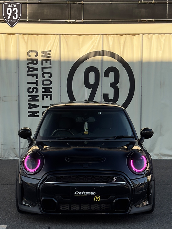 ミッドナイトブラックⅡなMINI Cooper-S(LCI2)にパープルカラーのデイ